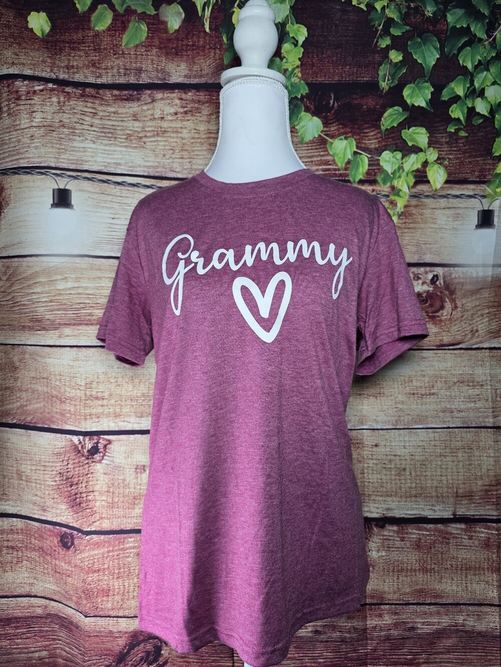 NWOT Women's 'Grammy' Heart Short Sleeve Tee